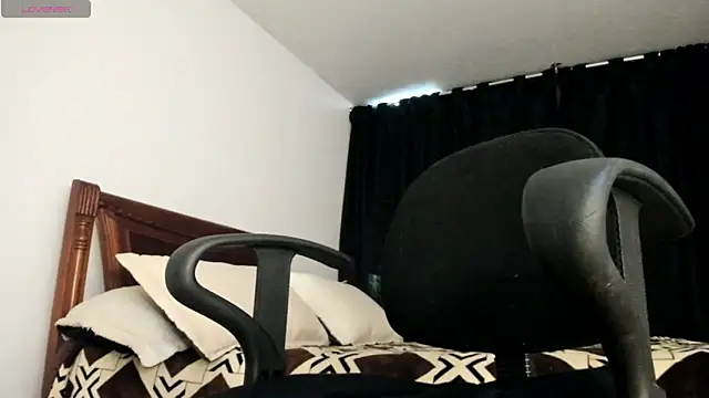 Hat girl online show from 05-12-26, 09:43
