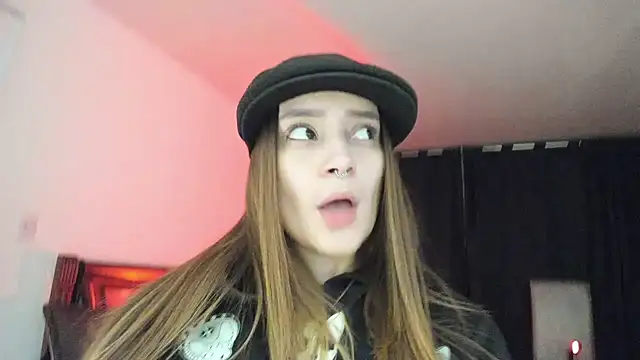 Hat girl online show from 11-20-25, 05:41