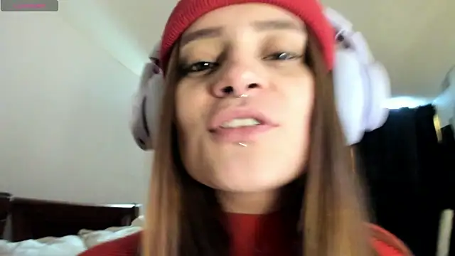 Hat girl online show from 05-22-26, 09:35