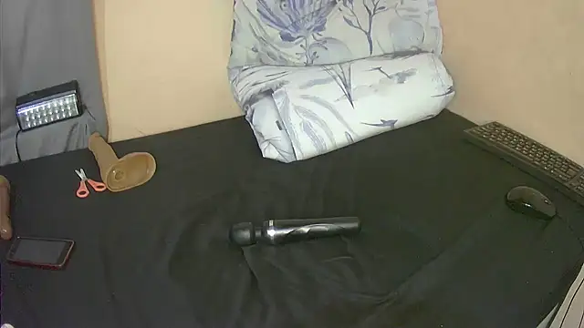 XhosaBoobs4U online show from 10-17-25, 07:37