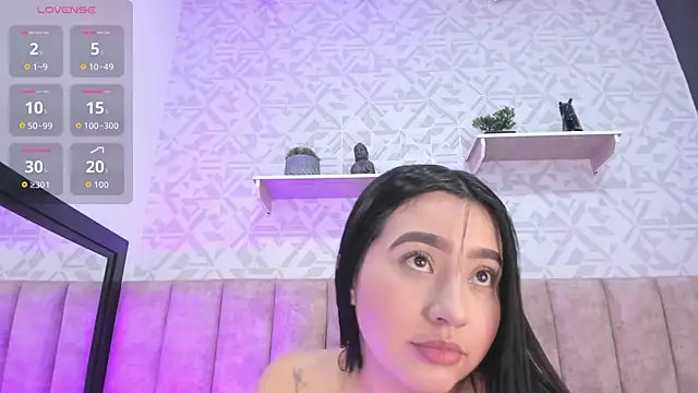 MelinaCruz online show from 10-30-25, 04:11