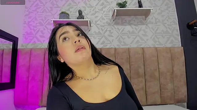 MelinaCruz online show from 12-17-25, 04:06