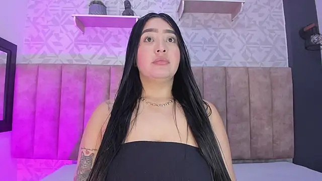 MelinaCruz online show from 10-23-25, 04:11