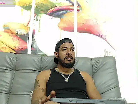 BladeFoxxx1 online show from 11-05-25, 01:31