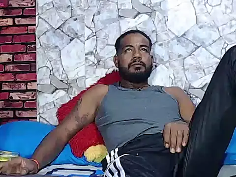 BladeFoxxx1 online show from 02-19-26, 03:58