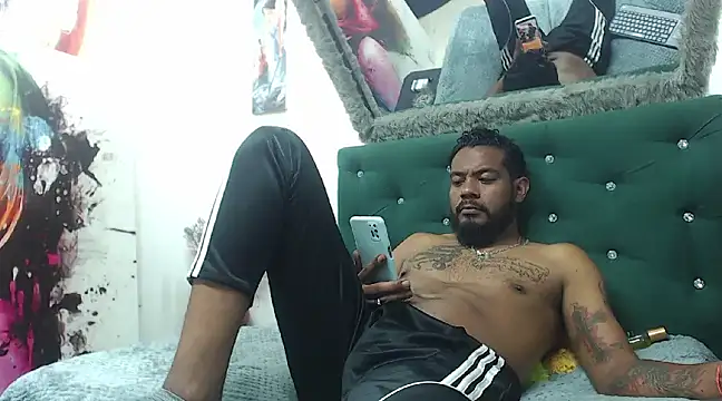 BladeFoxxx1 online show from 03-20-25, 07:25