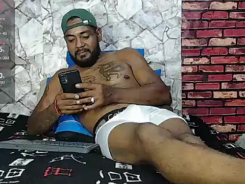 BladeFoxxx1 online show from 04-07-26, 02:46