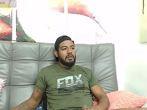 BladeFoxxx1 online show from 10-04-25, 09:00