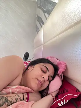 Veramaia online show from 04-14-26, 02:44