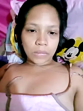 Snapshot of Cutie_me chatting on 11-21-25, 04:00 Cutie me online show from 11-21-25, 04:00