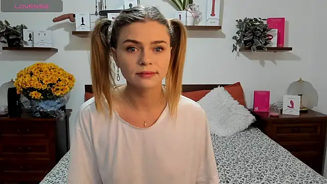 HaleyReedme online show from 10-31-25, 07:49