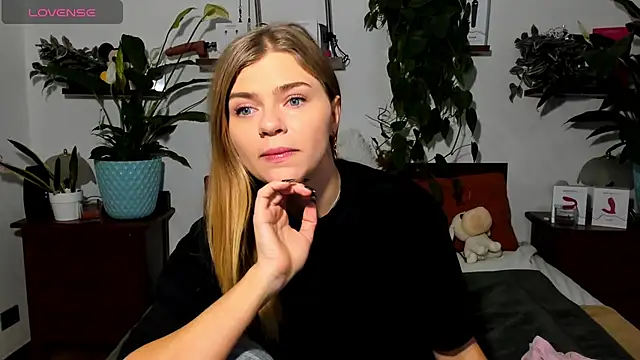 HaleyReedme online show from 11-26-25, 08:14