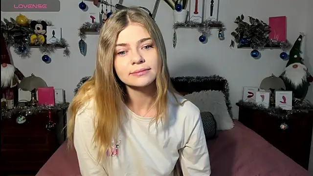 HaleyReedme online show from 12-23-25, 08:24