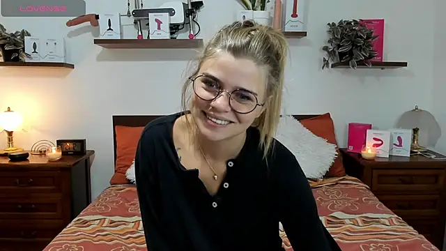 HaleyReedme online show from 10-06-25, 07:20