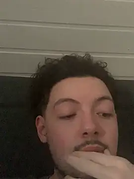 Snapshot of Sabo01 chatting on 03-12-25, 06:18 Sabo01 online show from 03-12-25, 06:18