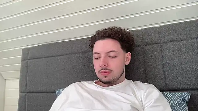 Snapshot of Sabo01 chatting on 03-20-25, 09:37 Sabo01 online show from 03-20-25, 09:37