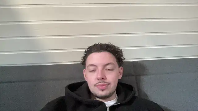 Snapshot of Sabo01 chatting on 03-19-25, 12:01 Sabo01 online show from 03-19-25, 12:01