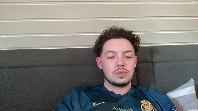 Snapshot of Sabo01 chatting on 03-18-25, 04:06 Sabo01 online show from 03-18-25, 04:06