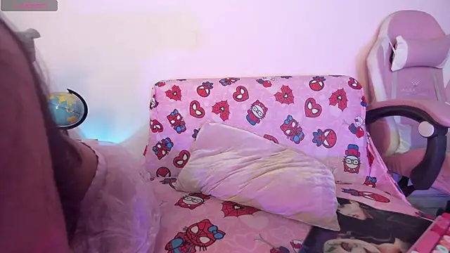 kitty-kryss online show from 06-18-26, 12:54