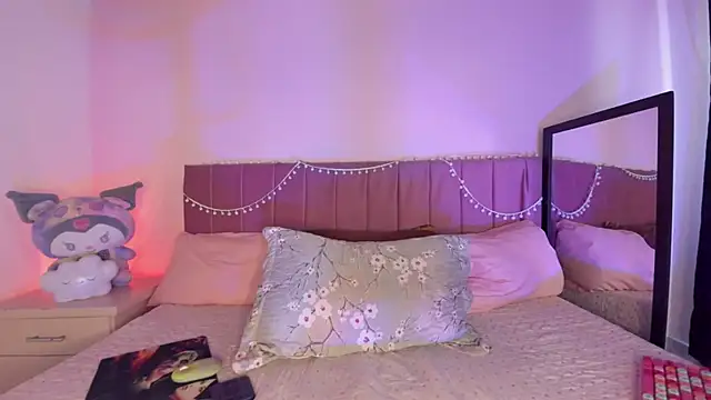 kitty-kryss online show from 10-28-25, 12:37