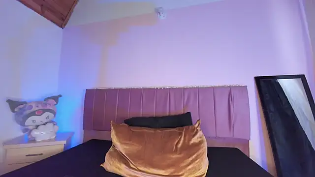 kitty-kryss online show from 10-08-25, 01:56