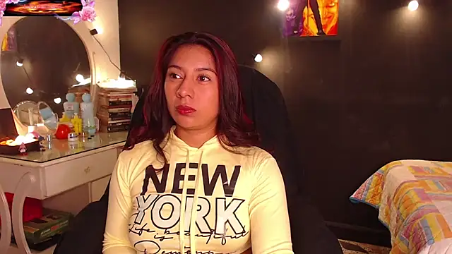 Snapshot of yes0225 chatting on 10-11-25, 01:23 yes0225 online show from 10-11-25, 01:23