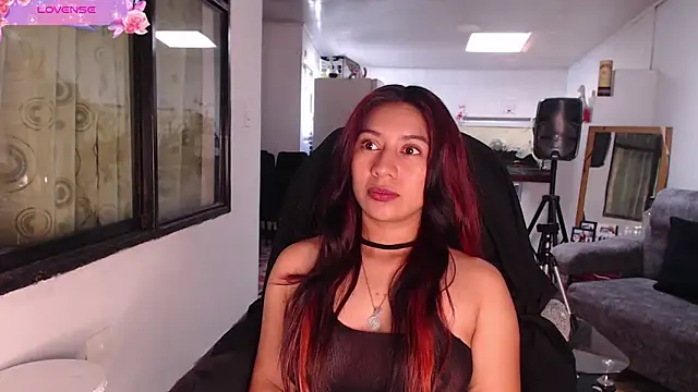 Snapshot of yes0225 chatting on 10-08-25, 02:18 yes0225 online show from 10-08-25, 02:18