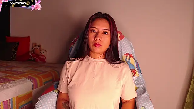 Snapshot of yes0225 chatting on 09-18-25, 03:15 yes0225 online show from 09-18-25, 03:15