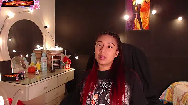 Snapshot of yes0225 chatting on 10-14-25, 04:07 yes0225 online show from 10-14-25, 04:07