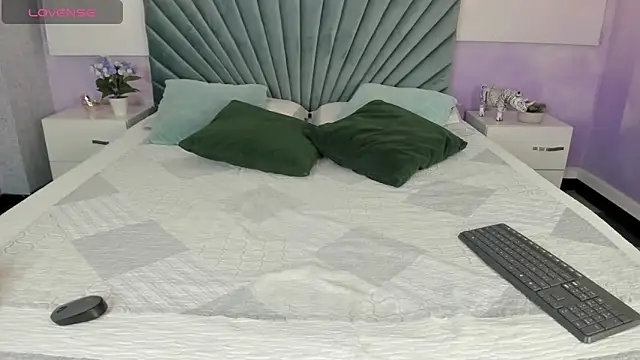 Snapshot of JulietSofia chatting on 09-16-25, 03:51 JulietSofia online show from 09-16-25, 03:51