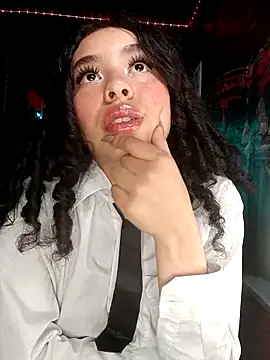 Tracy KS online show from 03-19-25, 03:51