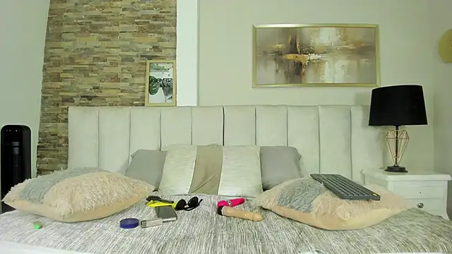 laura latinhot1 online show from 12-19-25, 09:06