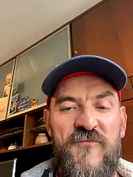 Snapshot of Rimmingtop chatting on 10-19-25, 12:19 Rimmingtop online show from 10-19-25, 12:19