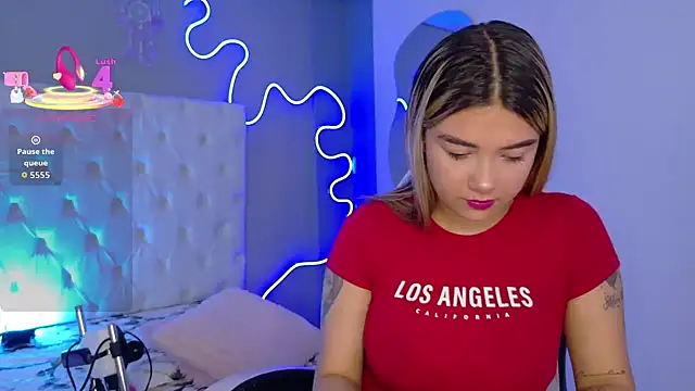 natasha  black online show from 11-07-25, 07:40