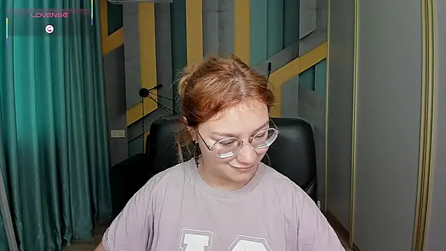 AngelinaLow online show from 12-18-25, 12:20