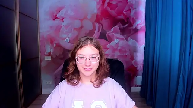 AngelinaLow online show from 11-17-25, 12:31