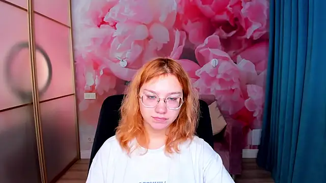 AngelinaLow online show from 12-21-25, 06:37