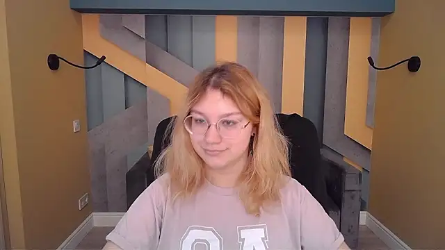 AngelinaLow online show from 03-05-26, 12:24