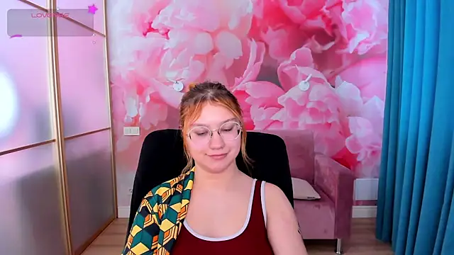 AngelinaLow online show from 02-08-26, 06:44