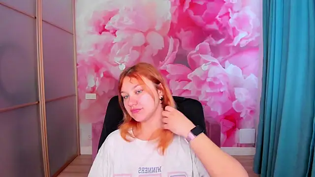 Snapshot of AngelinaLow chatting on 05-02-26, 05:34 AngelinaLow online show from 05-02-26, 05:34