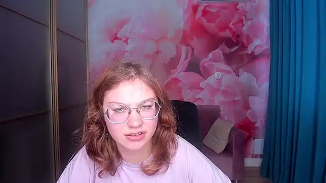 AngelinaLow online show from 11-18-25, 12:41