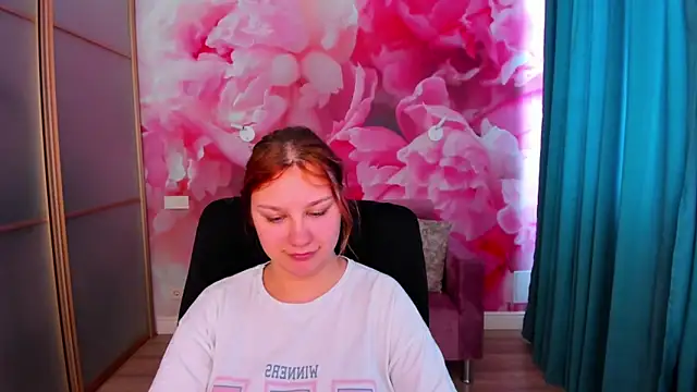 Snapshot of AngelinaLow chatting on 05-05-26, 11:24 AngelinaLow online show from 05-05-26, 11:24