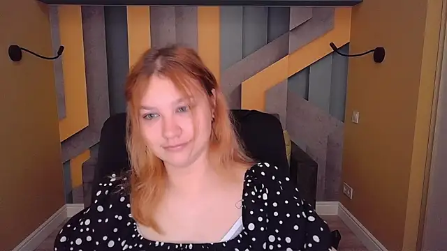 Snapshot of AngelinaLow chatting on 05-24-26, 05:29 AngelinaLow online show from 05-24-26, 05:29