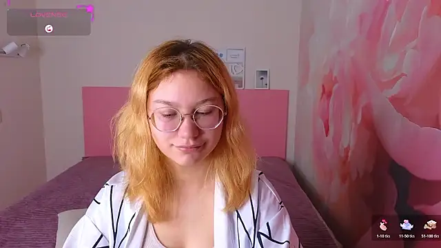 AngelinaLow online show from 02-01-26, 06:44