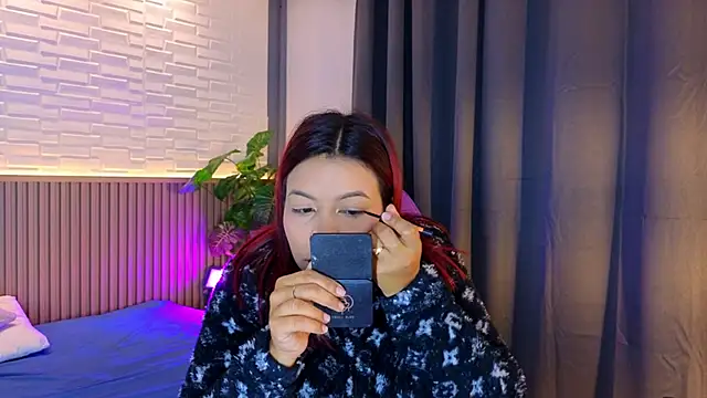 TiffanyWalk online show from 11-08-25, 10:41