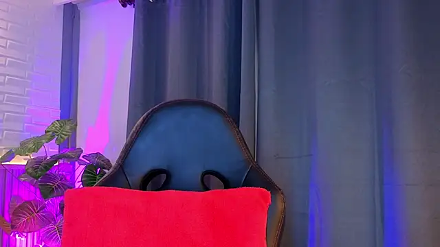 TiffanyWalk online show from 09-12-25, 11:43