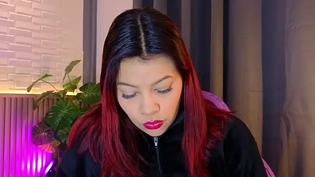 TiffanyWalk online show from 11-26-25, 10:48