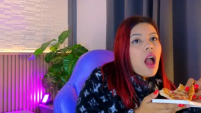 TiffanyWalk online show from 11-07-25, 10:31