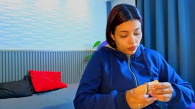 TiffanyWalk online show from 03-20-26, 12:39