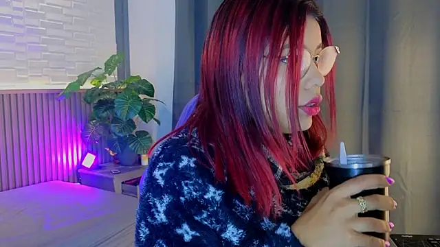 TiffanyWalk online show from 10-10-25, 10:49